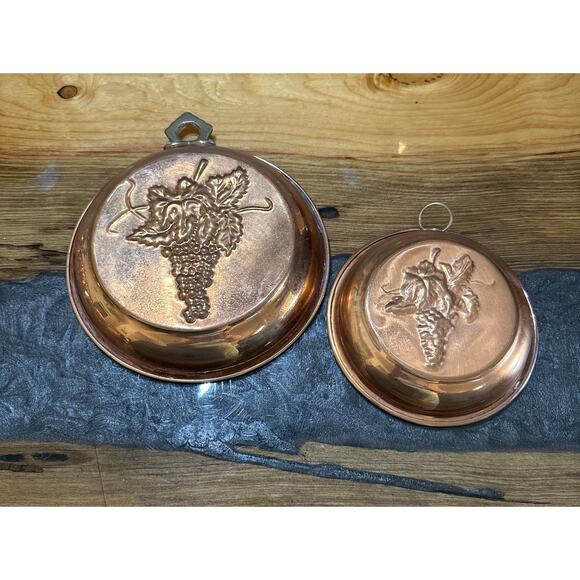 Vintgage Copper Molds Grape Design For Decor Only 7 Inch and 5.5" India Set of 2 - Picture 2 of 7